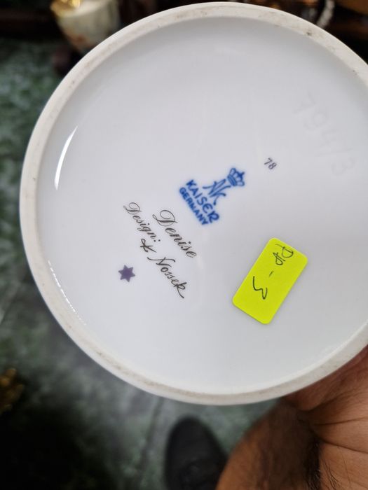 Рядка антикварна дизайнерска немска порцеланова ваза KAISER