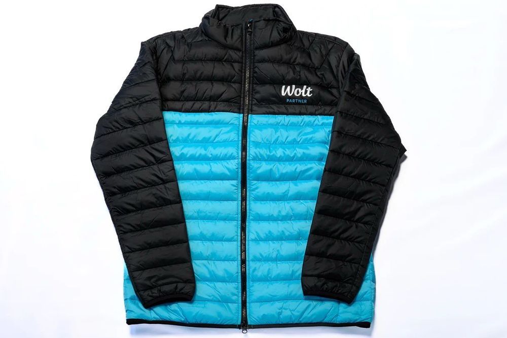 Куртка Wolt в подарок фудболка и шапка