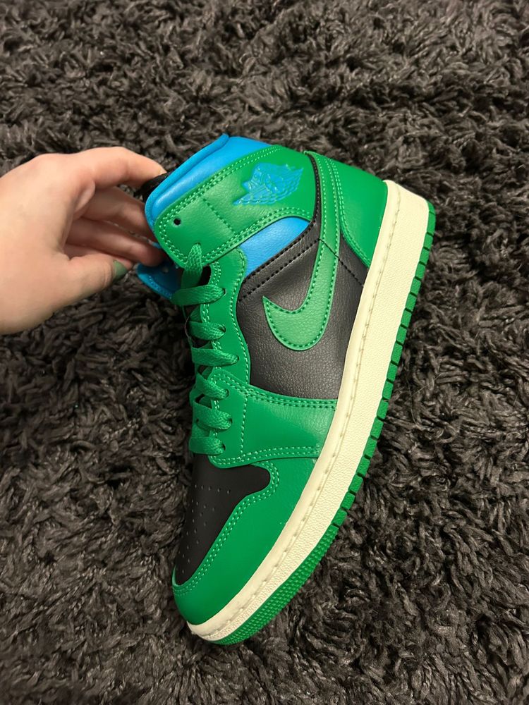 Jordan 1 Mid Lucky Green/Aquatone produs original 100%