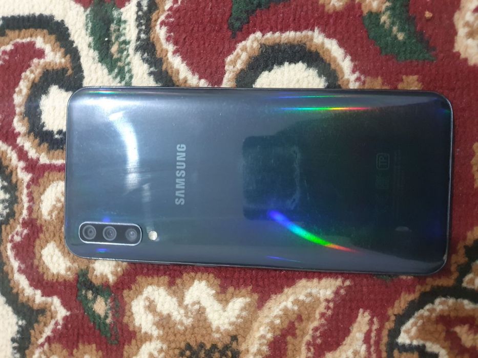 Samsung a50 ……..