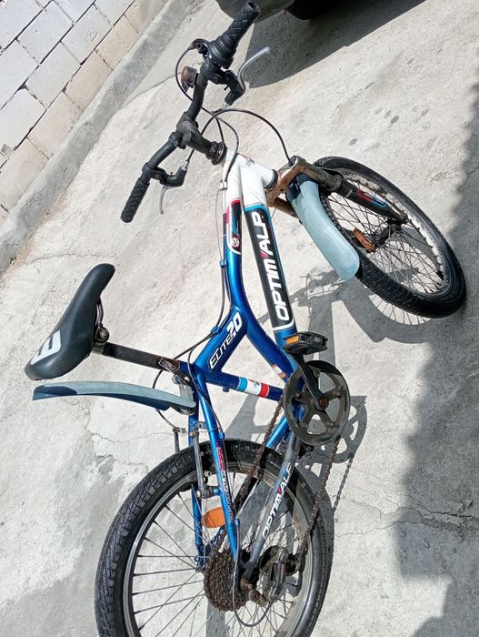 Bicicleta merge în stare buna schimbi toate vitezele bine