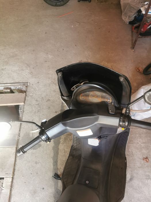 De vanzare scuter suzuki