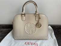 Бежова чанта Guess