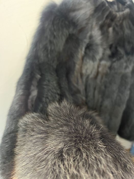 Blană naturală de culoare gri