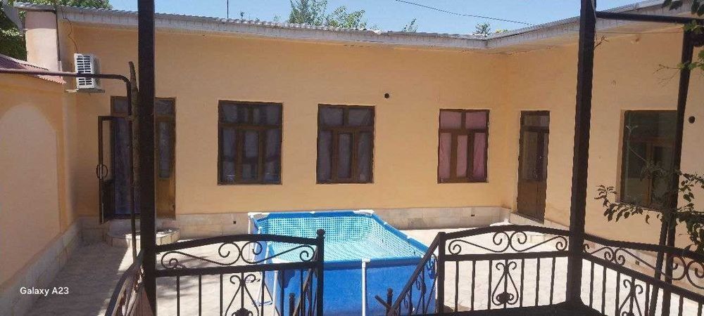 Ховли сотилади бустон центр хужа бустон рупарасида 5 сотих 5 хона
