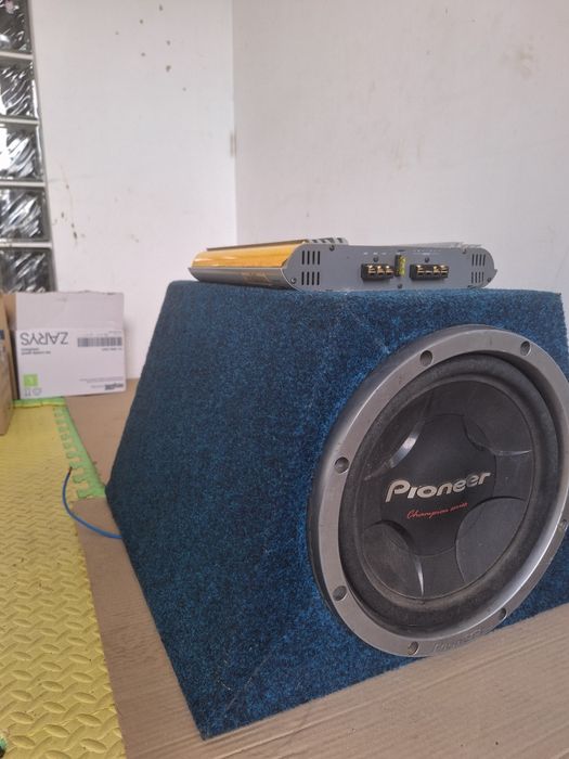 Subwoofer Pioneer + Stație JBL – 1200 lei (Casetofon cadou)