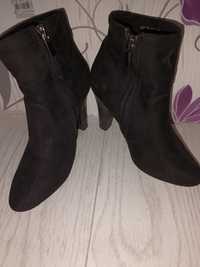 Botine catifea cu toc