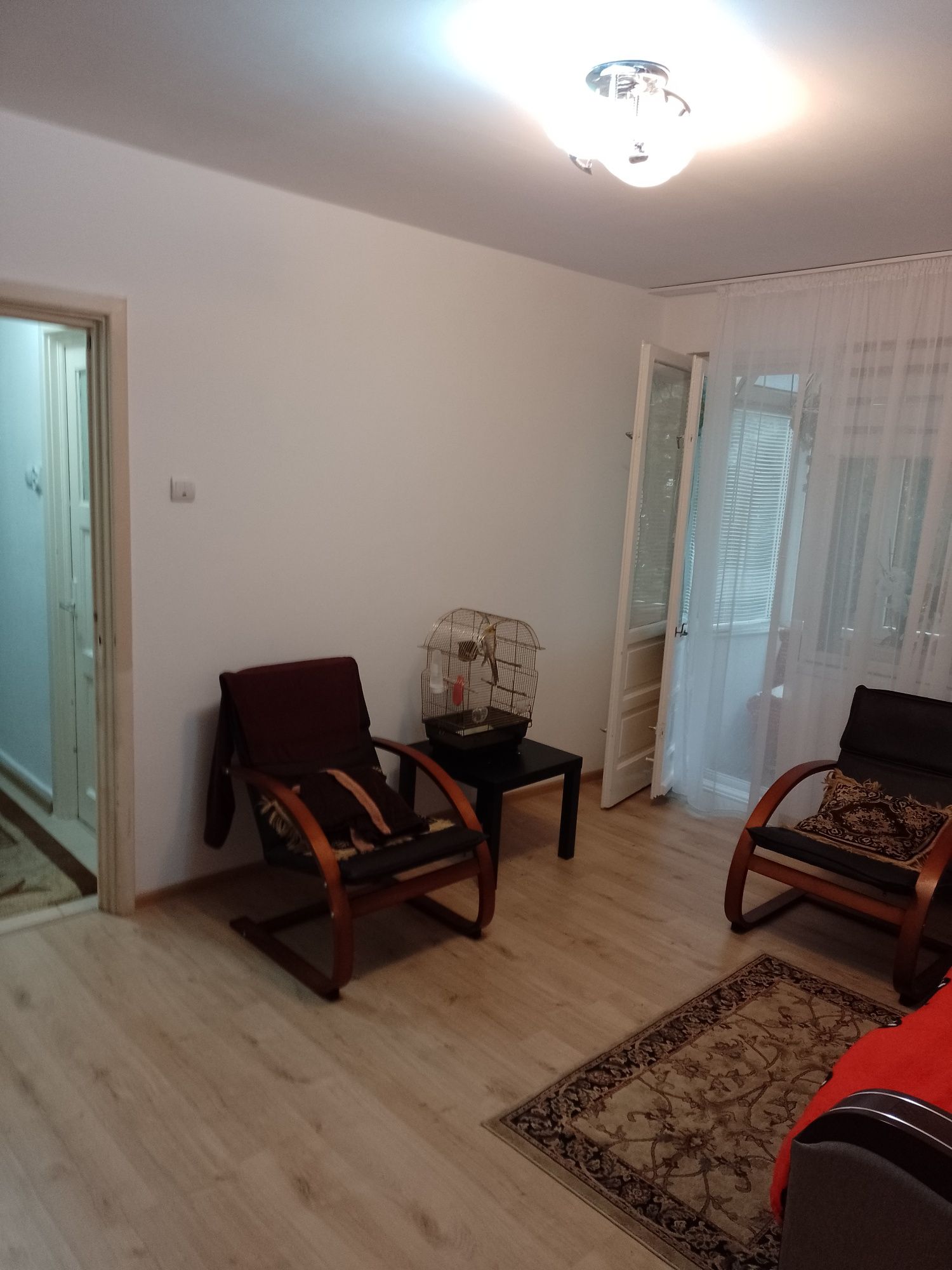 Apartament 2 camere semidecomandat de vanzare