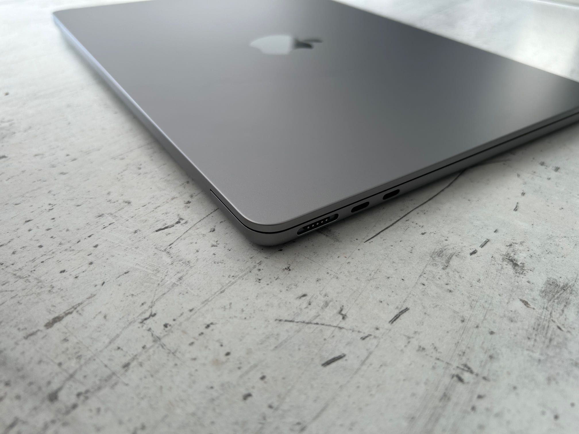 MacBook Air 13" M3 Chip 8-CPU, 10-GPU, 16RAM, 512 SSD,ГАРАНЦИЯ 12.2025