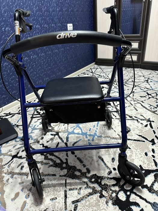 Ходунки Drive medical rollator