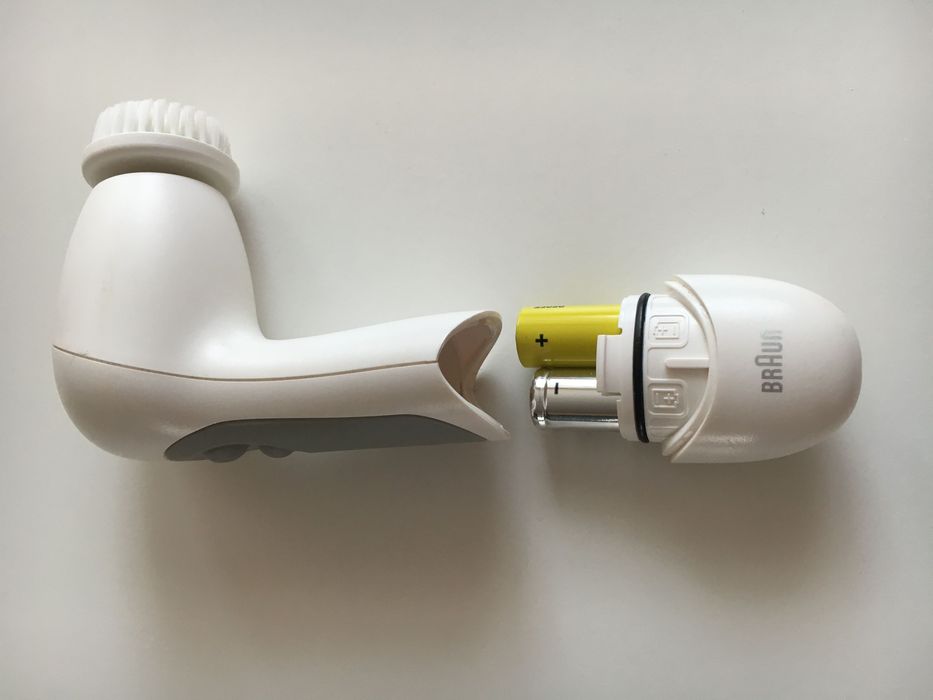 Четка за почистване на лице Brown