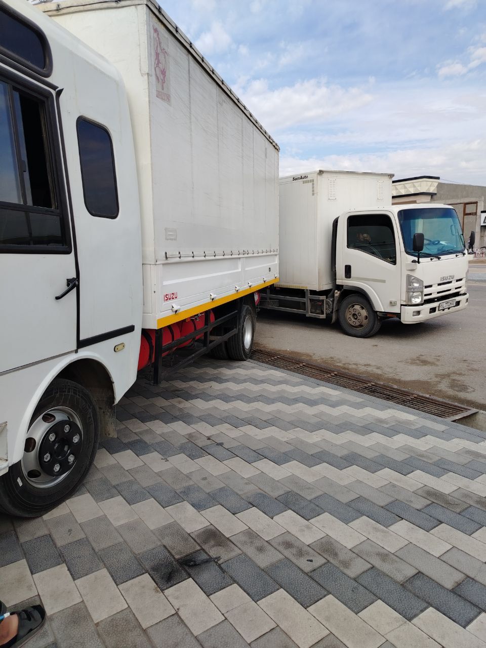 Isuzu sotiladi 2009