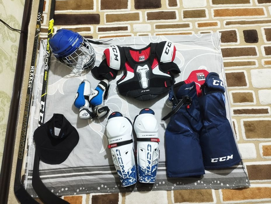Хоккейная экипировка в хорошем состоянии
