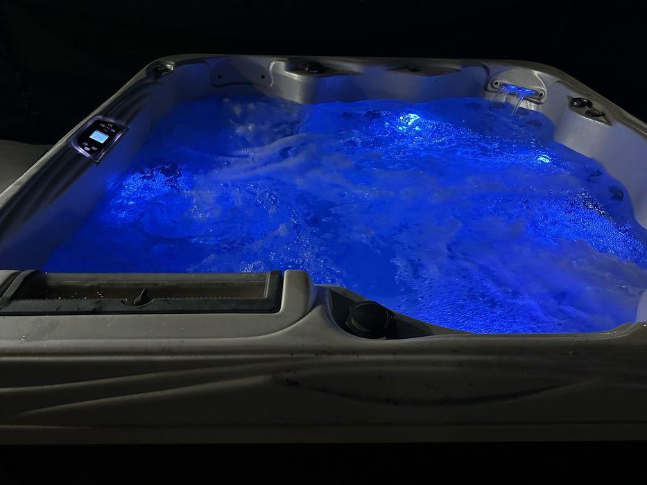 джакузи  американско градинско 6 места покривало