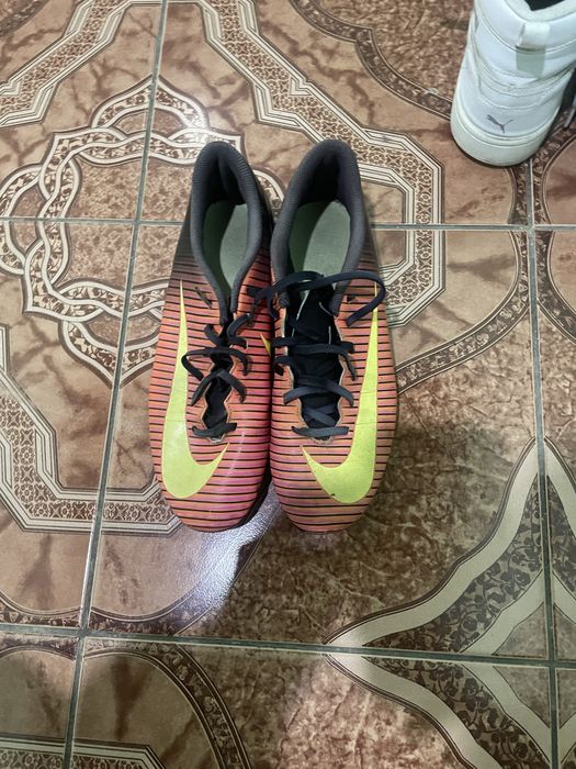 Ghete de fotbal nike mercurial 42