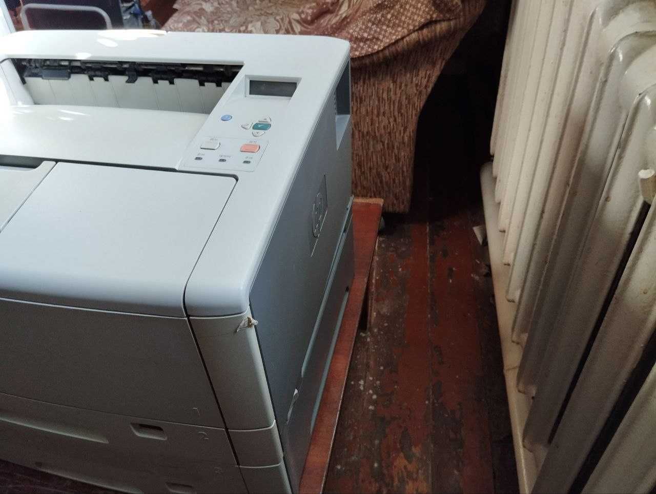 Принтер  hp LaserJet 5200tn  бу формата А3
