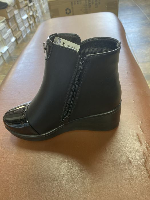 Дамски зимни боти