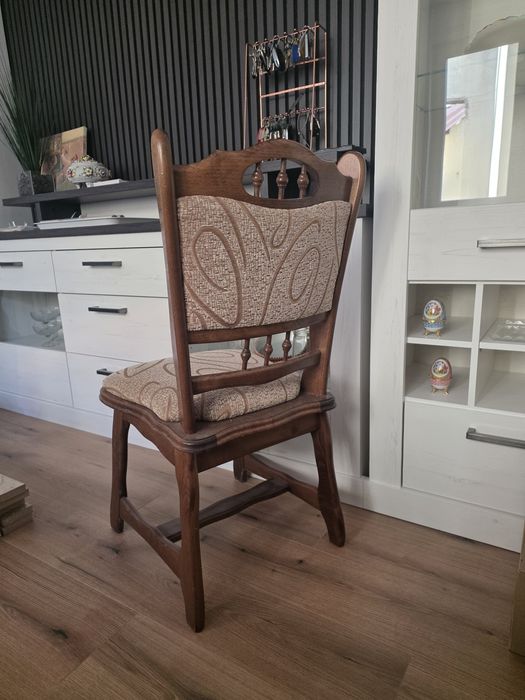 Scaune din lemn masiv cu tapițerie nouă – set 6 bucăți