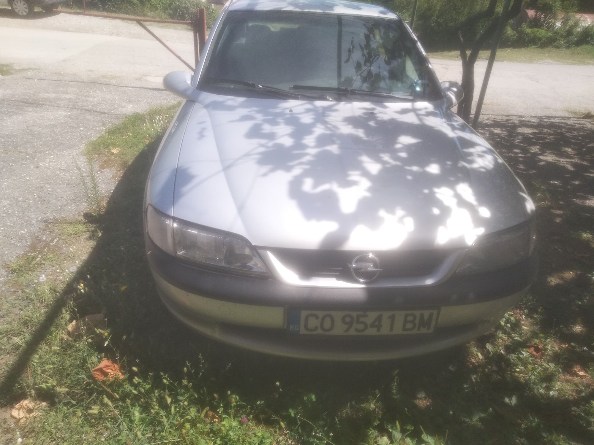 Опел Вектра 1.6 i