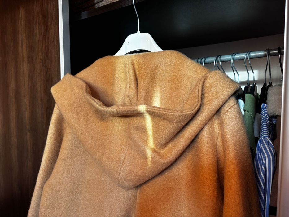 Кафяво вълнено палто с качулка