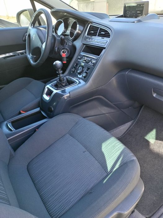 De vânzare Peugeot 5008, 16 Diesel