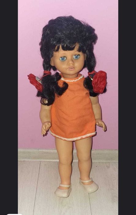 Păpușă Arădeanca, 57 cm, veche, de colecție, perioada comunistă, RSR