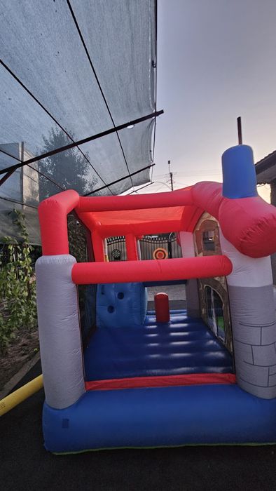 Castel gonflabil Happy Hop Big House