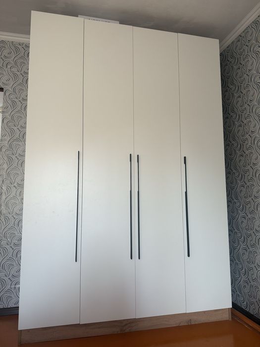 Продам срочно шкаф