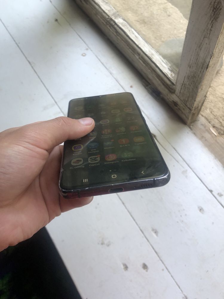 Samsung A 90 5g srochna sotiladi pul zarur bob qoldi