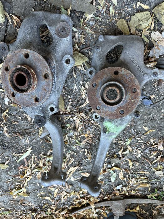 Fuzeta stanga dreapta fata audi a4 b8 b8.5 R8k0407257s R8k0407258s