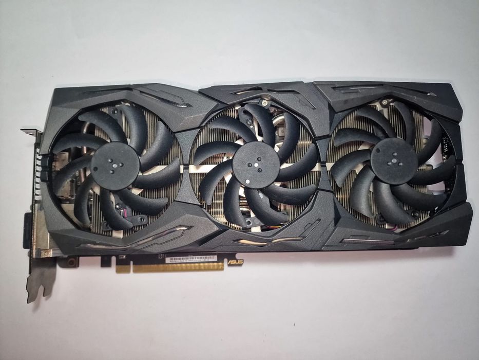 Placa Video RX Vega 56 (Asus Rog Strix sau Gigabyte), 8MB - Garantie!