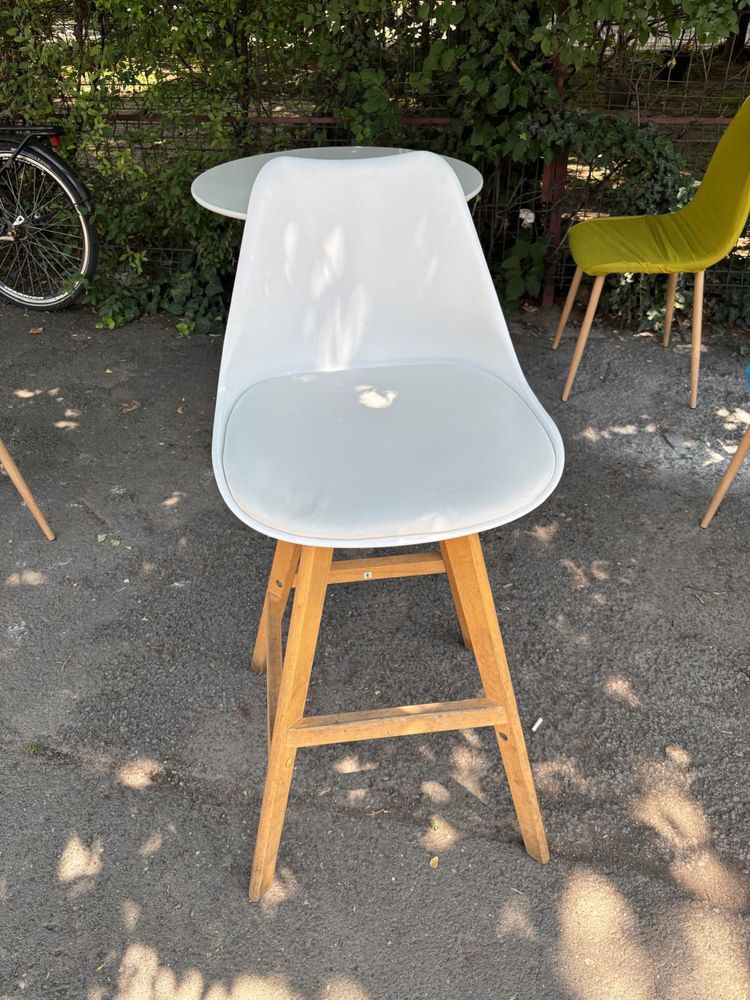 Masina gheata  + mobilier (cafenea)