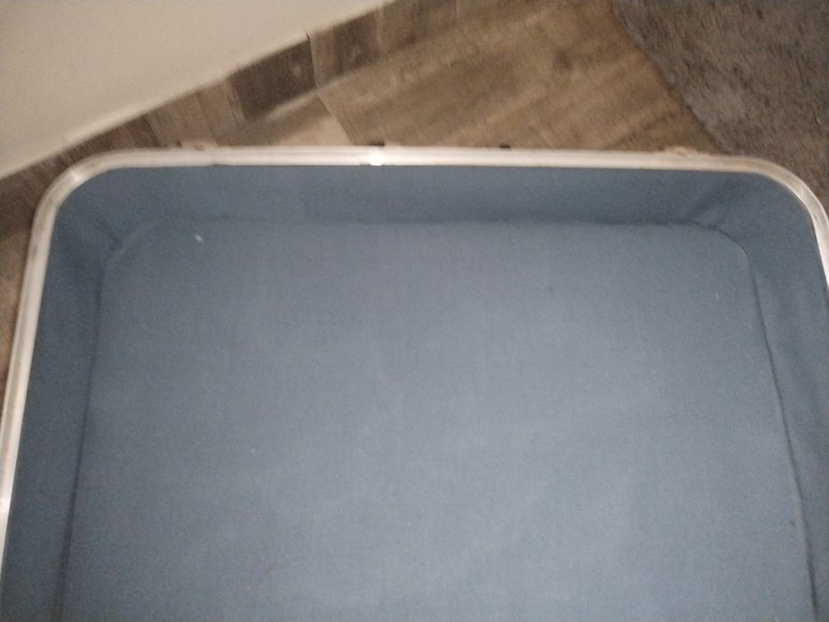 Ретро куфар черен