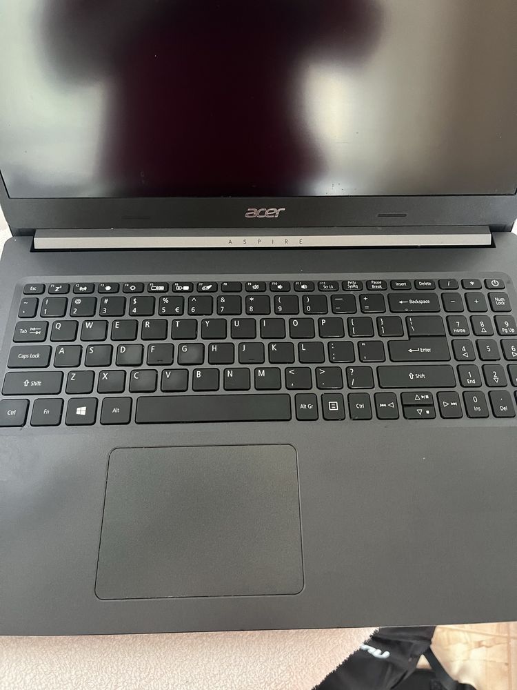 Vând laptop Acer Aspire 5