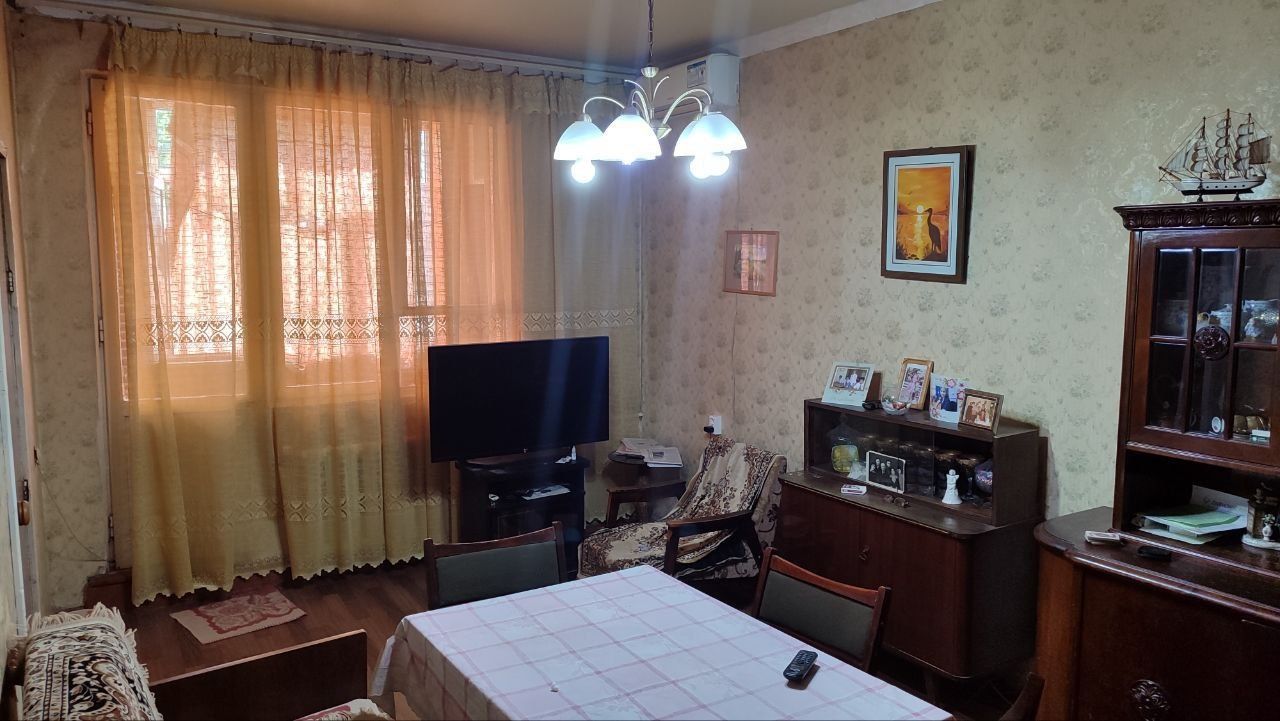 Продаётся Чиланзар 12 4комн.