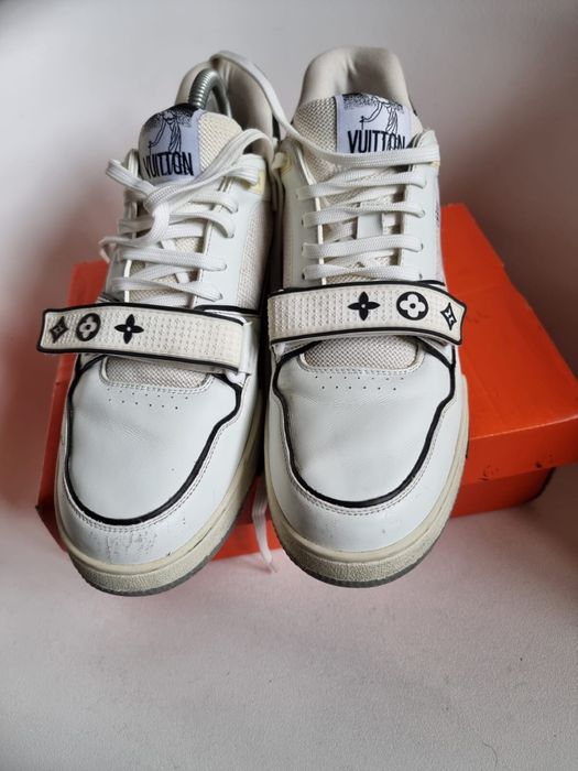 Louis Vuitton Black/White marimea 44