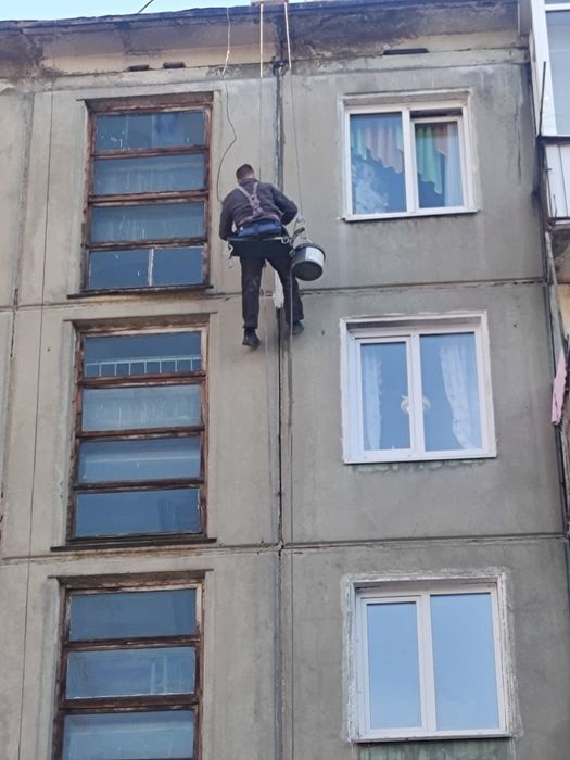 Услуги альпиниста. Ремонт межпанельных швов. Уборка снега и наледи