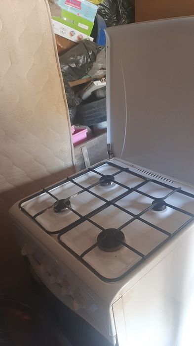 Газ.плита Гефест, стир.машинка Веко полуавтомат.