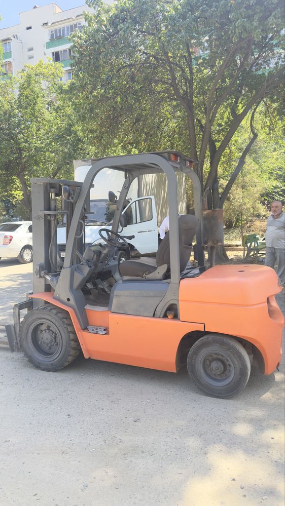 Сотилади, кара , вилочный погрузчик, 3,5 т. 3 м JTC хитой. Холати зур