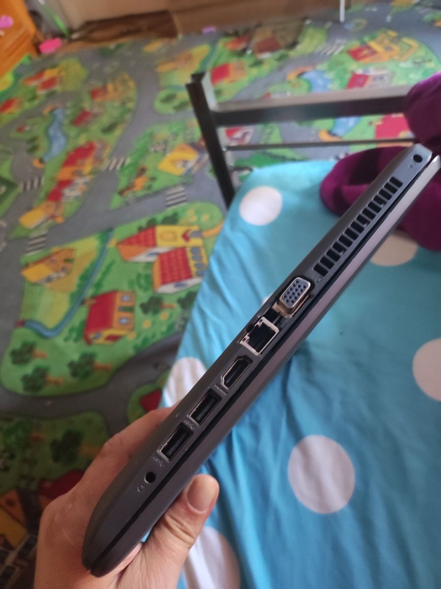 Vând HP i3 ddr4 ssd