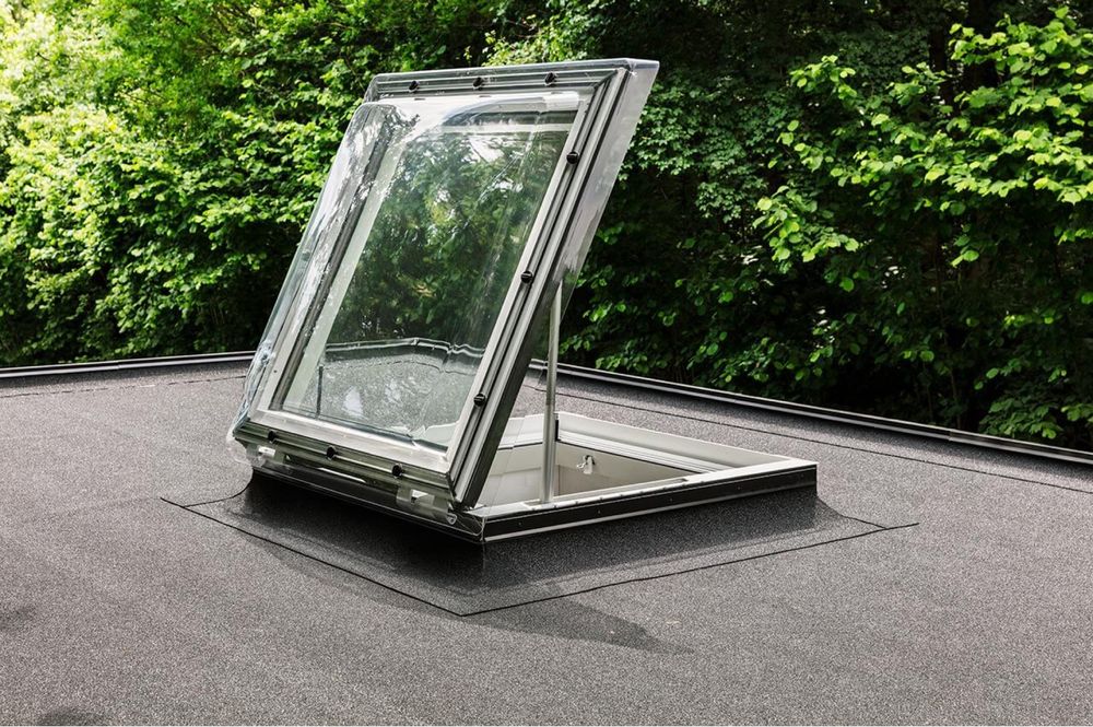Velux ,ferestre de mansarda  trape de fum luminatoare