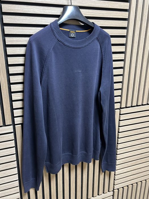 Hugo Boss : Konser Jumper - НОВ размер Л / Оригинал