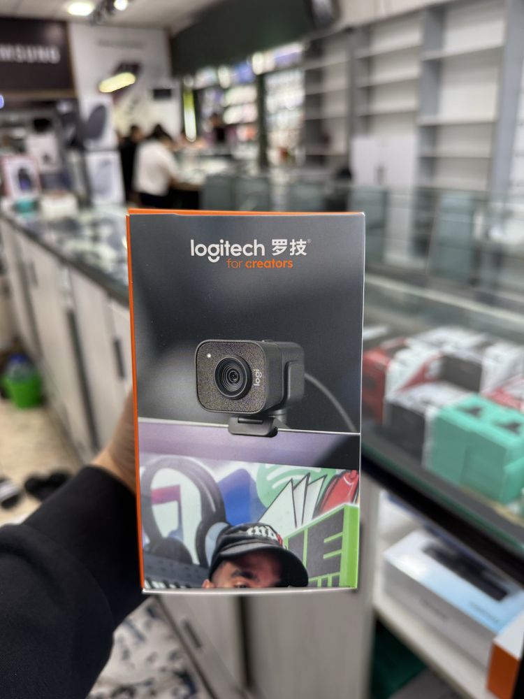 Logitech StreamCam транслирует и записывает