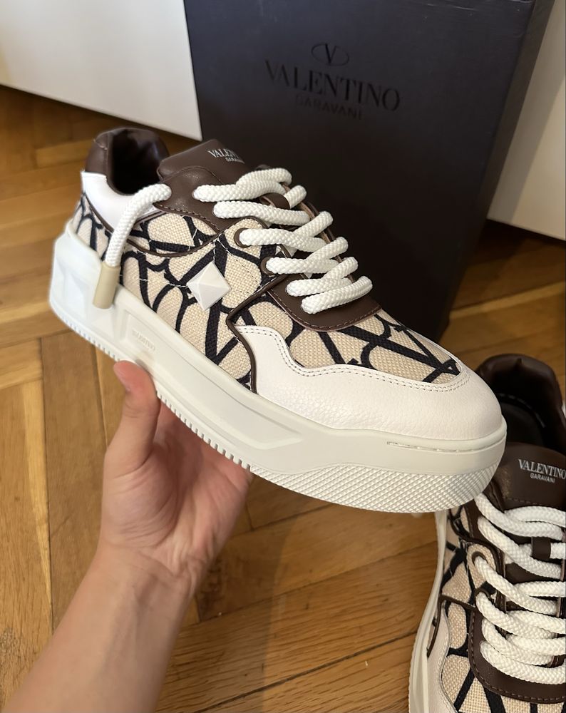 Valentino One Stud XL обувки