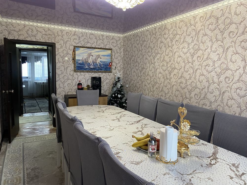 Продам стол и стулья