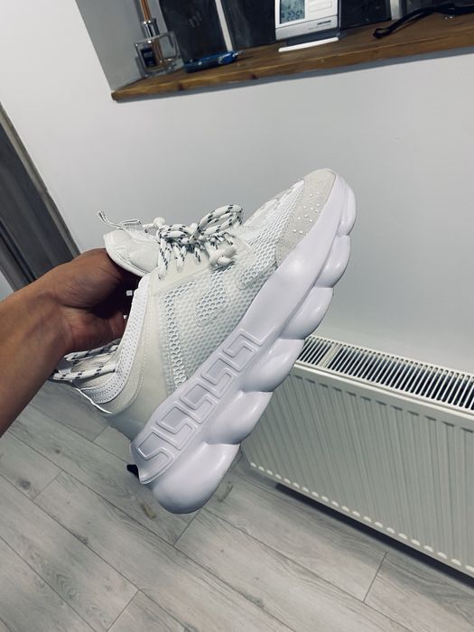 Versace chain reaction