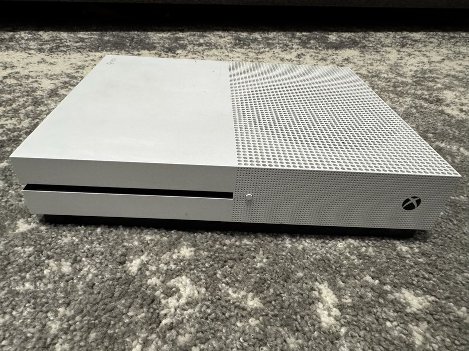 Xbox one S cu 2 joystick-uri + Kinect + adaptoare kinect + jocuri