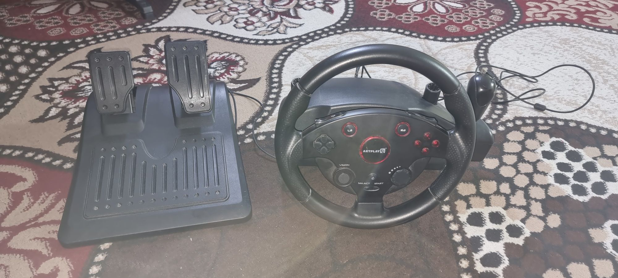Ro'l pedal sotiladi