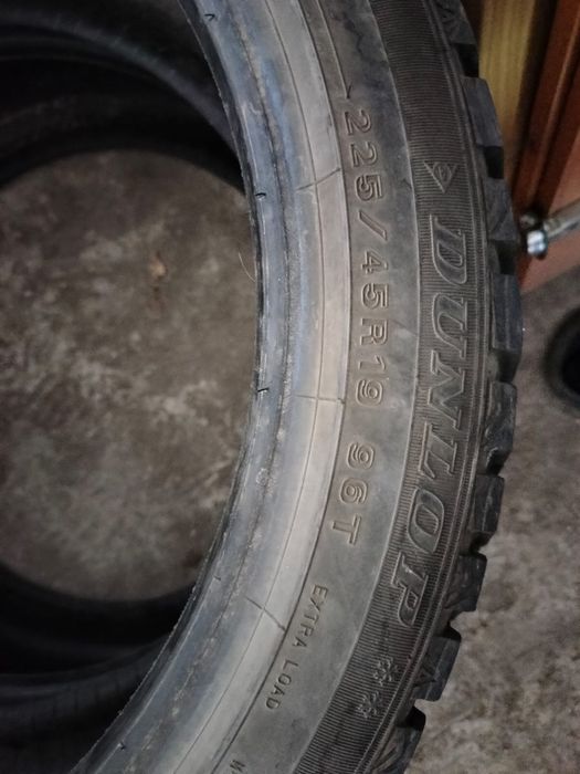 Продам пару зимних шипованных шин