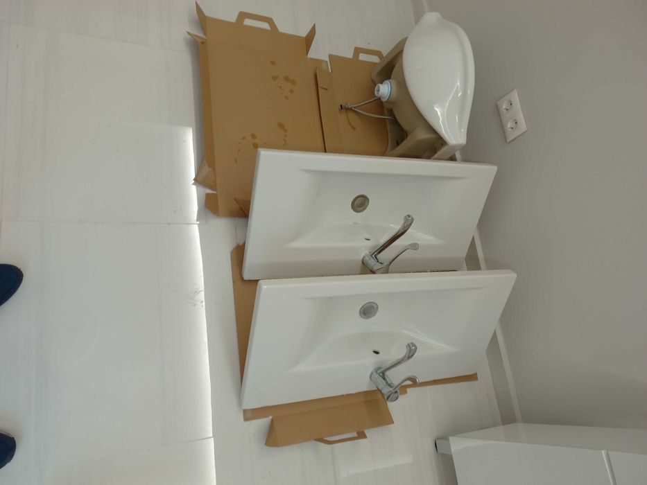 Шкаф за баня + мивка + смесител